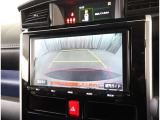 バックガイドモニターで、後方を確認しながら安心して駐車することができます。運転初心者も熟練者も必須の機能ですよ!