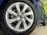 【純正15インチアルミホイール】外観にマッチした純正アルミホイールを装着しております。各種社外アルミホイールや、スタッドレスタイヤも取扱いしております。是非ご相談ください♪