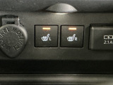 運転席/助手席シートヒーターで寒い日もすぐに温かくなり快適に過ごせます