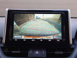 バックガイドモニターで、後方を確認しながら安心して駐車することができます。運転初心者も熟練者も必須の機能ですよ!