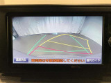 【バックモニター】駐車時に後方がリアルタイム映像で確認できます。大型商業施設や立体駐車場での駐車時や、夜間のバック時に大活躍!運転スキルに関わらず、今や必須となった装備のひとつです!