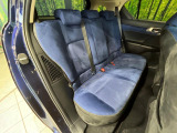 後部座席も気になるようなキズ・汚れやへたり等、大きなダメージはなく、良好な状態です。