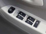 パワーウインドウを装備しております!後席ウインドゥの閉め忘れも運転席で解決できます♪