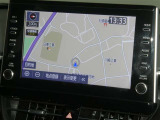 【9インチ純正ナビ】純正ナビを装備。タッチパネル式で使いやすく、詳細地図により目的地をピンポイントで設定できます。初めての道でも迷いにくく、ロングドライブも快適ですよ♪