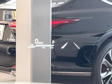 【カラーヘッドアップディスプレイ】現在の速度や走行情報をデジタル表示で運転席前方のガラスに投影!カラー付きで視認性も高く、運転中目線をずらさず必要な情報を確認できるのでとっても便利で安心!