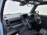 ダイハツのお店では、ダイハツ車を知り尽くしたプロフェッショナルが、専用の診断機器を使って各システムを点検しております。