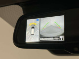 ルームミラーにクリヤーなカメラ映像で後方視界サポート!車両周囲安全確認にも役立つ、アラウンドビューモニター映像 スマート・ルームミラー装備!