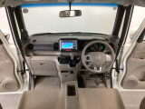 【前方視界】開放的な前方視界!運転がしやすく疲れにくいです♪窓が大きく、見通しがとっても良いおクルマですよ♪