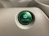 ★ECONスイッチ★ エコドライブを加速しよう!スイッチをONにすると、運転の仕方によるロスを抑え込み燃費をよくするようクルマが頑張ります(*^ー^*)燃費向上にチャレンジ♪