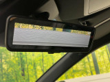 【デジタルインナーミラー】後席の大きな荷物や同乗者で後方が確認しづらい時でも安心!カメラが撮影した車両後方の映像をルームミラー内に表示。クリアな視界で状況の確認が可能です!