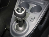 ■6速AT(マニュアルモード付き、パドルシフト可能) ■クルーズコントロール ■アイドリングストップ ■車両近接警告 ■車線逸脱警告