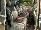 後部座席も気になるようなキズ・汚れやへたり等、大きなダメージはなく、良好な状態です。