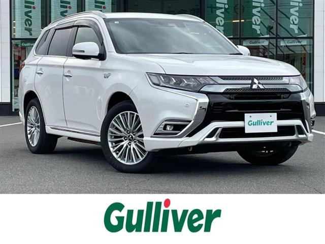 アウトランダーPHEV2.4 G プレミアムパッケージ 4WD本革シート