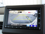 バックをするとき自動でリアの様子が映る『リアカメラ』付き!ナビ画面で確認しながらバックができますから安心ですね。でも、目視も大切ですよ!安全第一でお願いします!