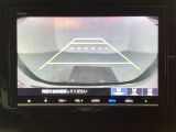 バックでの車庫入れも安心です! リアカメラが付いているバックモニター付のナビを装備しております。操作線もついており距離感も画面から確認できます。