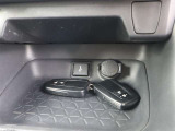 運転席側にもアクセサリーがございます。