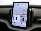 360&deg;ビューカメラは、自車を真上から見下ろすバードアイ映像を表示します。また、フロントビュー、リアビュー、サイドビューの単独表示や、自車周辺の様子を直感的に把握できる3D表示にも対応しています。