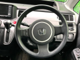 【純正革巻きステアリング】上質な革を使用することで、手にしっかり馴染みとても運転しやすいハンドルです♪