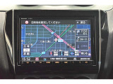 純正ナビを装備。タッチパネル式で使いやすく、お出かけもラクラクです。