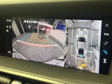 サラウンドビューモニターで車両周辺の確認をアシストします。