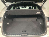 レクサス車らしい細部までこだわった高級感と見る人を一目で虜にするエモーショナルな魅力を持ち合わせております。