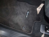 純正のフロアマットです