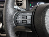 ハンドルにオーディオの操作スイッチが装備されています!視線を前方から外さずハンドルから手を離さずに操作できるのでとっても安全ですね♪