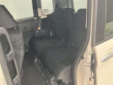 広々とした後部座席です♪気になるキズや汚れなどなく良好な状態です。