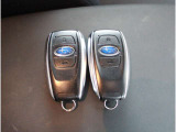 スマートキー付ですので、カバンの中やポケットに携帯するだけでドアロックの開閉・エンジンスタートが可能です!ボタン操作でもタッチセンサーでもドア開閉が可能で、しかもセキュリティ機能付きです!!