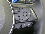 【レーダークルーズコントロール】(全車速追従機能付)付きです。車速に応じて追従支援してくれるので、ロングドライブも快適です。詳細は販売店スタッフまでおたずねください。