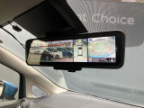 たくさん人や荷物を乗せてもクリアな視界を確保してくれるスマートルームミラー! アラウンドビューモニターの映像も写ります
