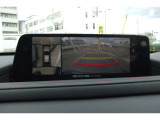 360&deg;ビューモニターは、CX-30の駐車時や低速走行時に車両周辺の確認を支援するシステムです。