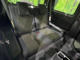 後部座席も気になるようなキズ・汚れやへたり等、大きなダメージはなく、良好な状態です。