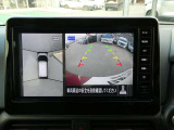 これが【アラウンドビューモニター】上空から見下ろしているかのような映像を映し出して、スムーズな駐車をアシスト