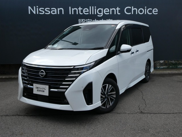 セレナ 1.4 e-4ORCE ハイウェイスターV 4WD 