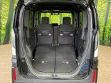 後席を格納すると、これだけの広さが!シーンに合わせたシートアレンジで、大きな荷物も積むことが出来ます♪