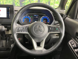 【純正革巻きステアリング】上質な革を使用することで、手にしっかり馴染みとても運転しやすいハンドルです♪