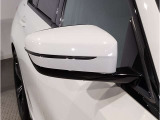 【BMWミラー】視認性の高いスタイリッシュなミラー。自動防眩機能も付いており夜間のドライビングをサポートします。