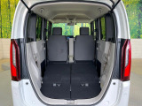 普段のお買い物や通勤、送迎等に十分な荷室スペースを確保しております。セカンドシートを倒すと、大きな荷物の積載も可能です♪