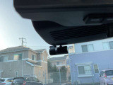 日産純正ドライブレコーダーです。前方向けとルームミラーから車室内後方を撮影します。