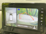 【アラウンドビューモニター】専用のカメラにより、上から見下ろしたような視点で360度クルマの周囲を確認することができます☆死角部分も確認しやすく、狭い場所での切り返しや駐車もスムーズに行えます。
