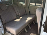 後部座席です。足元もゆったりとあります。