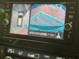 【アラウンドビューモニター】専用のカメラにより、上から見下ろしたような視点で360度クルマの周囲を確認することができます☆死角部分も確認しやすく、狭い場所での切り返しや駐車もスムーズに行えます。