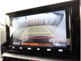 バックガイドモニターで、後方を確認しながら安心して駐車することができます。運転初心者も熟練者も必須の機能ですよ!