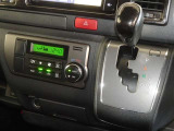 車内を快適に、オートエアコンを装備しています。