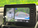 【アラウンドビューモニター】専用のカメラにより、上から見下ろしたような視点で360度クルマの周囲を確認することができます☆死角部分も確認しやすく、狭い場所での切り返しや駐車もスムーズに行えます。