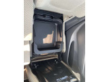 助手席シート下収納