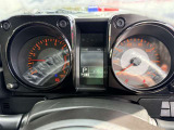 見やすいスピードメーター