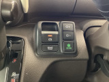 パーキングブレーキはスマートな電子制御式と合わせて渋滞時等にブレーキペダルから足を離しても停車状態を保持してくれるオートブレーキホールド機能で運転が楽になります。スタートはアクセルペダルを踏むだけ
