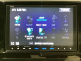 ナビゲーションはフルセグTV対応のGathers純正メモリーナビを搭載しています。Bluetoothオーディオ機能がありますので、スマートフォンなどの音楽も再生できます。